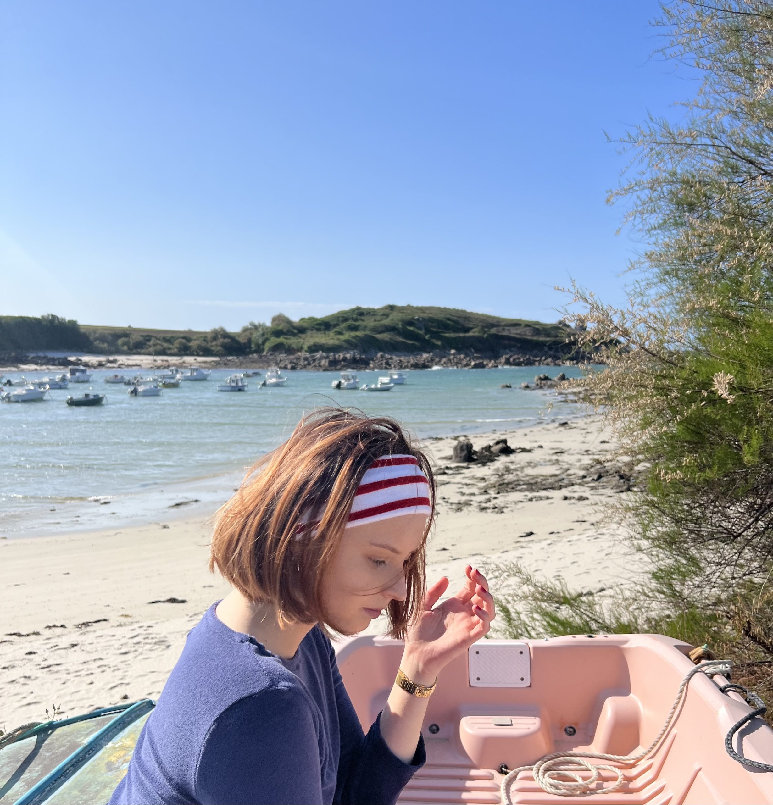 Le bandeau rayé rouge est l'accessoire plutôt sympa, existe aussi en bleu ! Il est fabriqué en Bretagne.