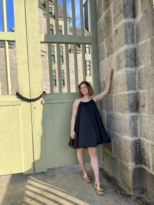 La robe courte à bretelles, Diva noire est très fluide et tellement Glamour ! A matcher avec vos plus beaux talons et une petite pochette pour 1 total look :)