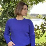 Le pull Sablons bleu électrique de Cézembre : un mélange raffiné de mérinos et de cachemire pour une chaleur optimale et un style indémodable.